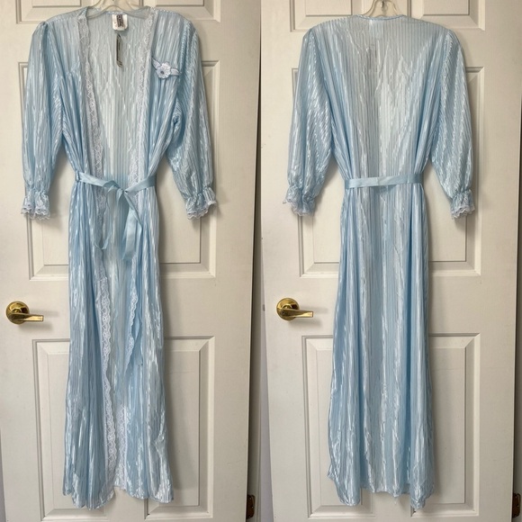 NWT Vintage 70s 80s Baby Blue Pleated Nightgown & Robe Set - Picture 5 of 15